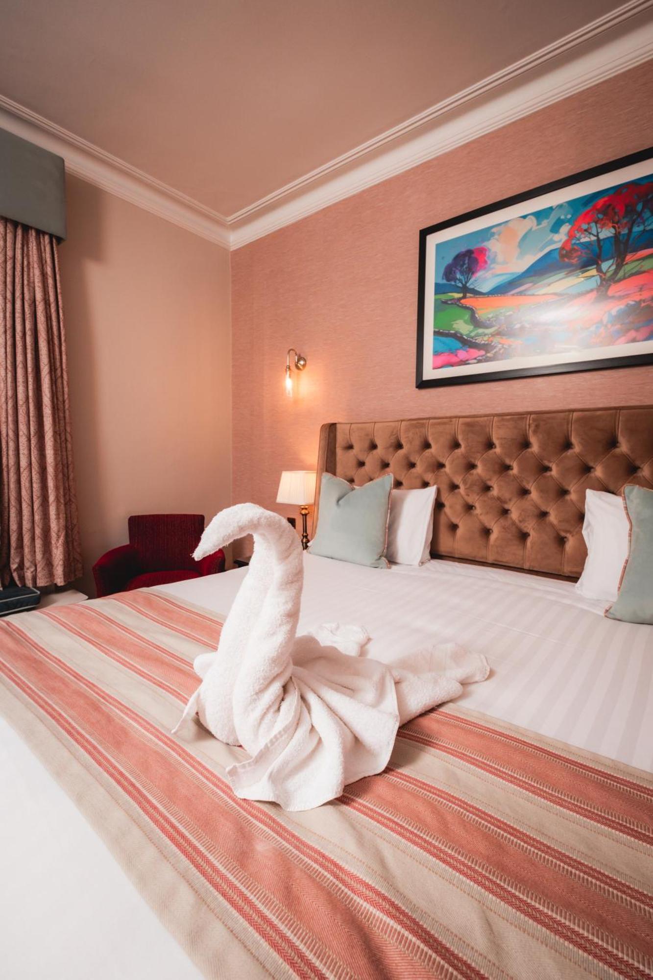 Old Swan Hotel Гаррогейт Екстер'єр фото